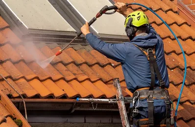 Démoussage et hydrofuge de toiture à Irvillac